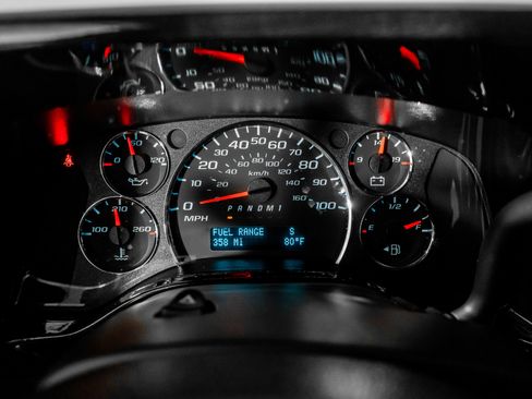 Used 2023 GMC Savana 2500 image 40