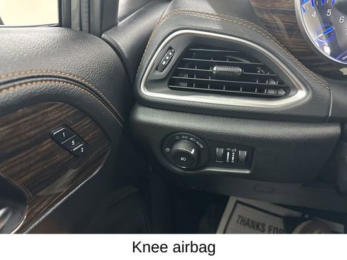 Used 2023 Chrysler Pacifica Pinnacle w/ Trailer Tow Group image 38