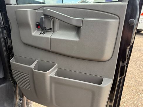 Used 2018 Chevrolet Express 3500 w/ Power Convenience Package RWD image 25