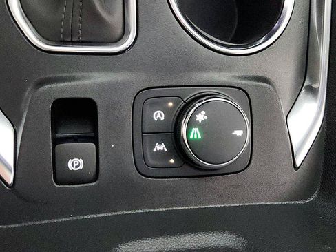Used 2023 Chevrolet Traverse Premier w/ Redline Edition FWD image 36