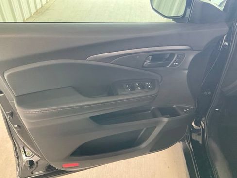 Used 2023 Honda Passport TrailSport image 5