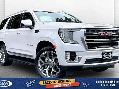 Used 2022 GMC Yukon SLT w/ SLT Premium Package AWD/4WD image 1