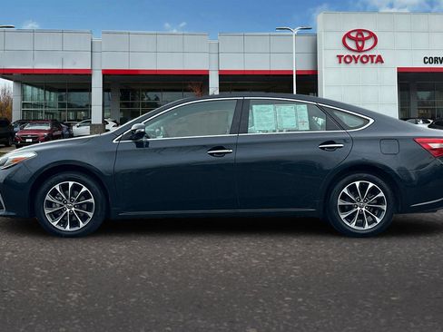 Used 2016 Toyota Avalon XLE image 7