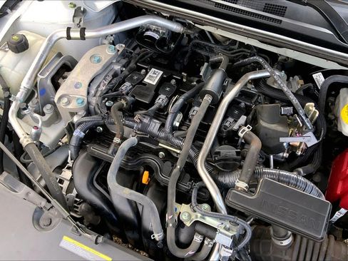 Used 2025 Nissan Sentra SR w/ SR Premium Package FWD image 33
