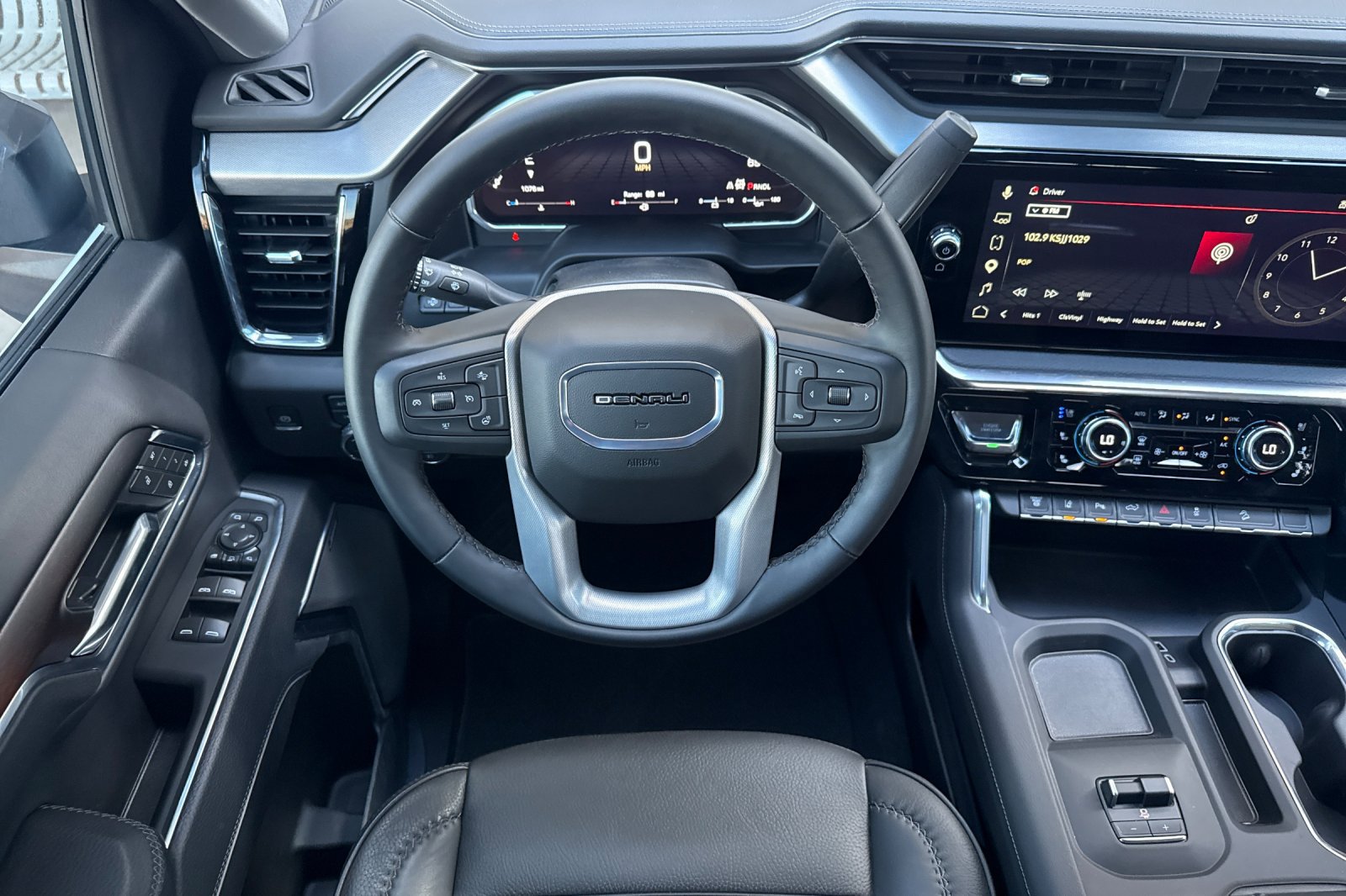 Used 2026 GMC Sierra 2500 Denali w/ Denali Reserve Package AWD/4WD image 15