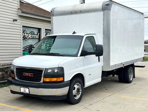Used 2019 GMC Savana 3500 w/ Power Convenience Package image 1