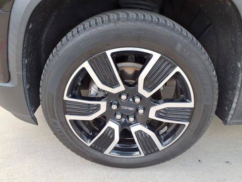 Used 2021 GMC Acadia SLE w/ Driver Convenience Package FWD image 21