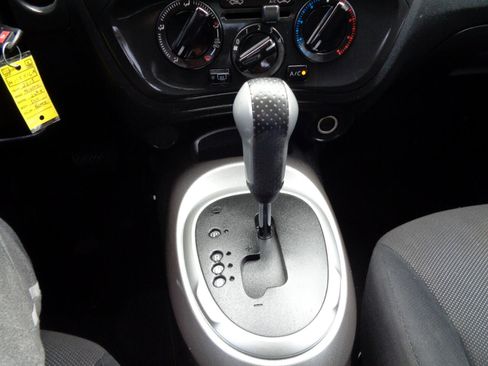 Used 2013 Nissan Juke S image 17