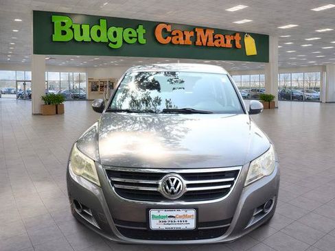 Used 2010 Volkswagen Tiguan SE AWD/4WD image 2
