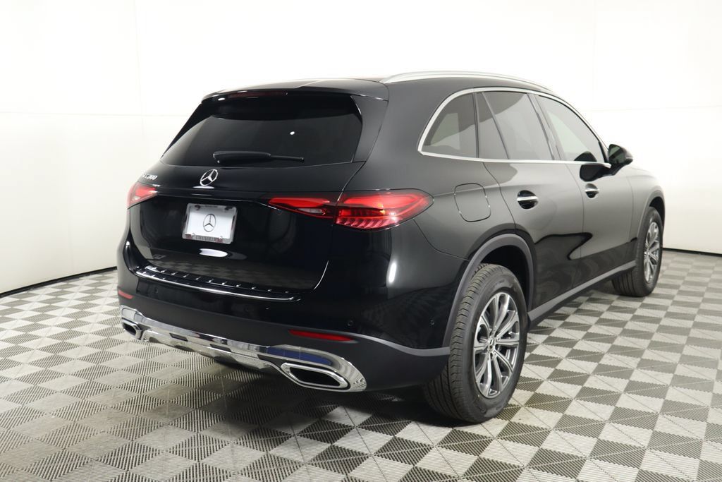 Used 2025 Mercedes-Benz GLC 300 image 5