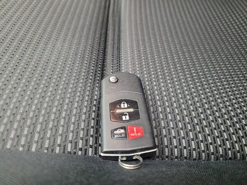 Used 2013 MAZDA MAZDA3 i Sport image 32