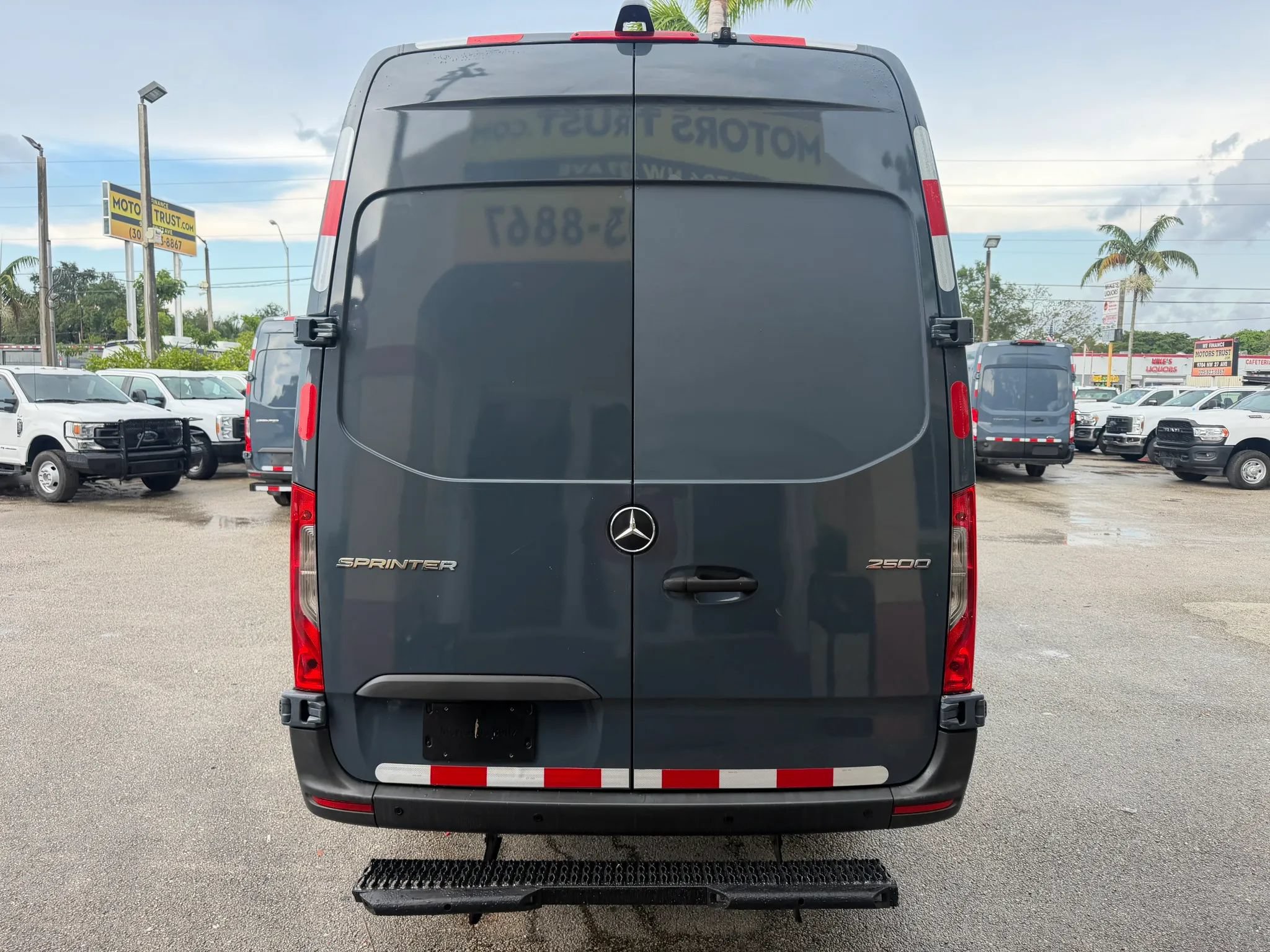 Used 2019 Mercedes-Benz Sprinter 170 image 4