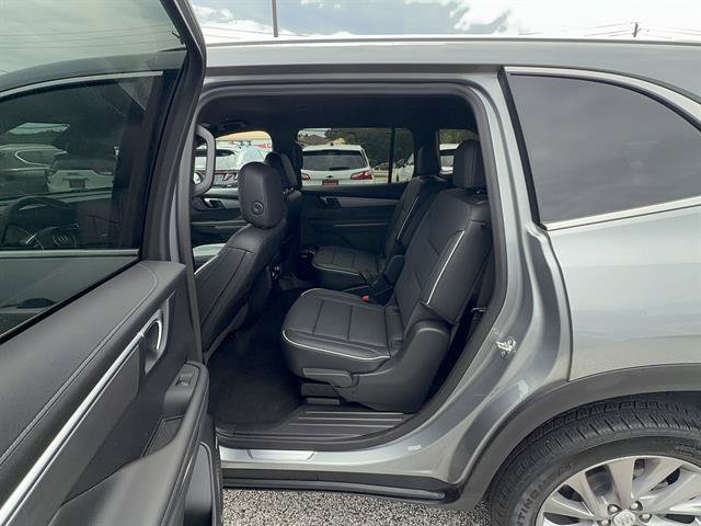 Used 2026 Buick Enclave Preferred AWD/4WD image 19