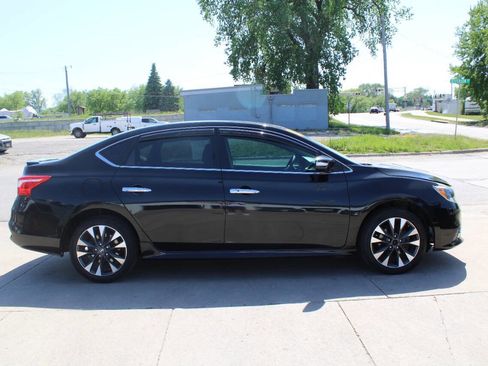 Used 2018 Nissan Sentra SR FWD image 3