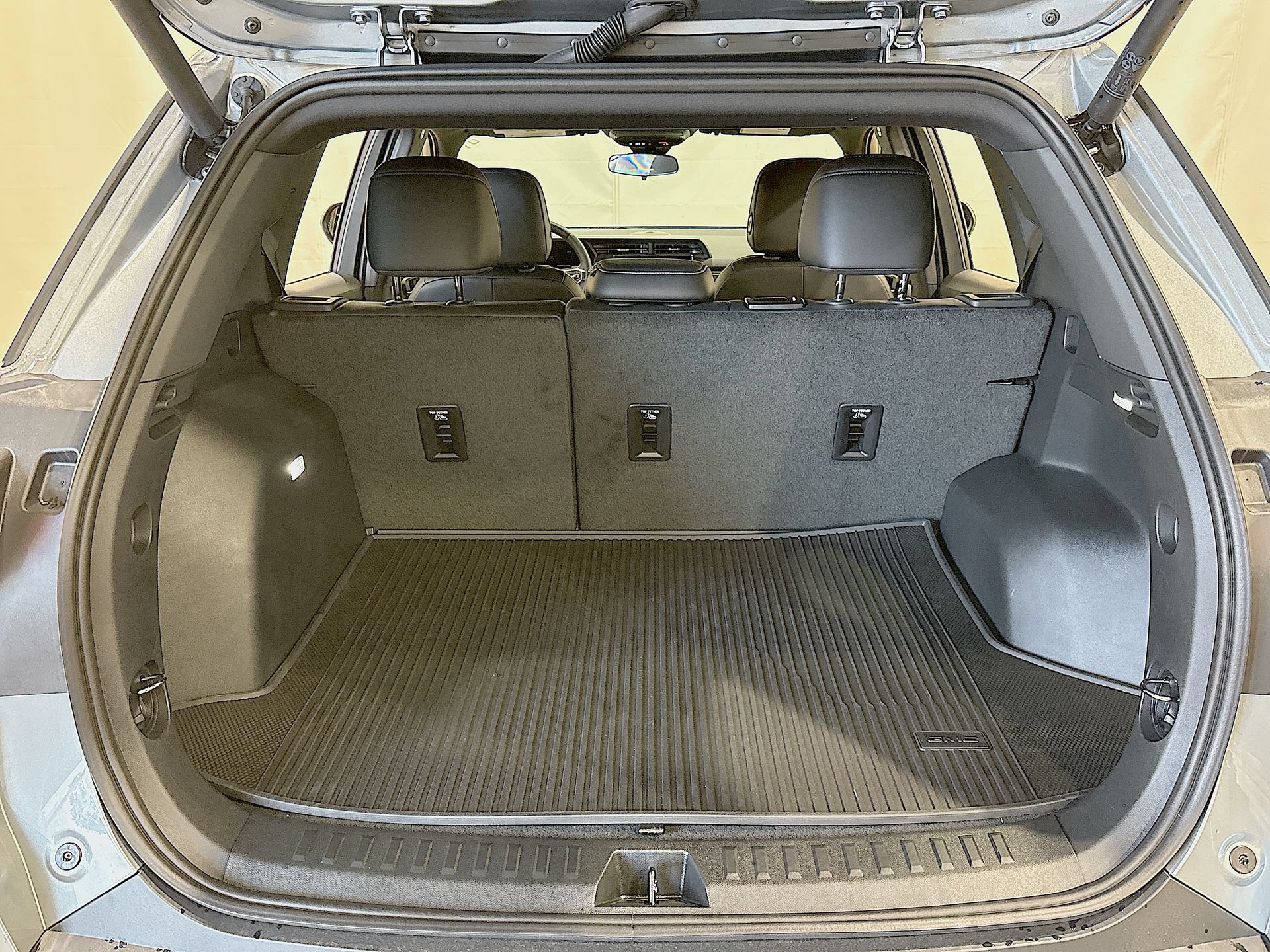 New 2027 GMC Terrain Elevation w/ Elevation Premium Package AWD/4WD image 48