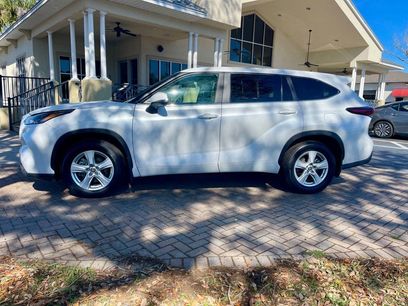 Used 2024 Toyota Highlander LE