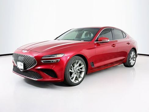 Used 2022 Genesis G70 2.0T image 3