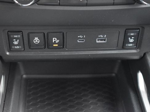 Used 2023 Nissan Frontier SV w/ SV Convenience Package image 41