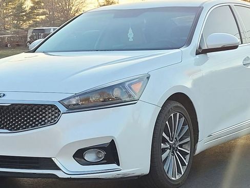 Used 2017 Kia Cadenza Premium w/ Luxury Package image 1