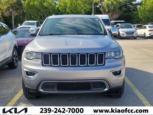 Used 2017 Jeep Grand Cherokee Limited RWD image 2