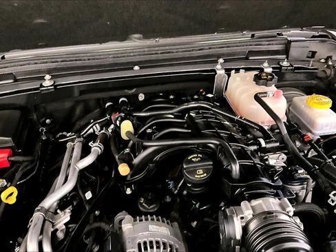 Used 2022 Jeep Wrangler Unlimited Sahara image 29