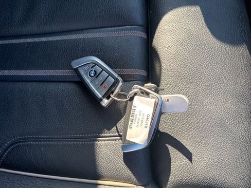 Used 2019 BMW 530i xDrive w/ Convenience Package image 18