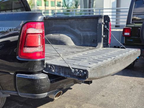 Used 2021 RAM 1500 Laramie AWD/4WD image 8