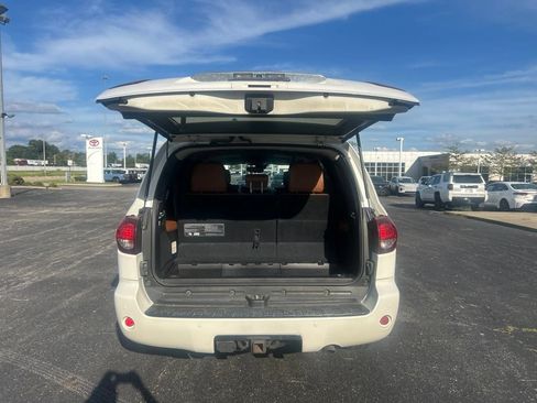 Used 2018 Toyota Sequoia Platinum AWD/4WD image 7