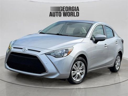 Used 2020 Toyota Yaris L FWD image 4