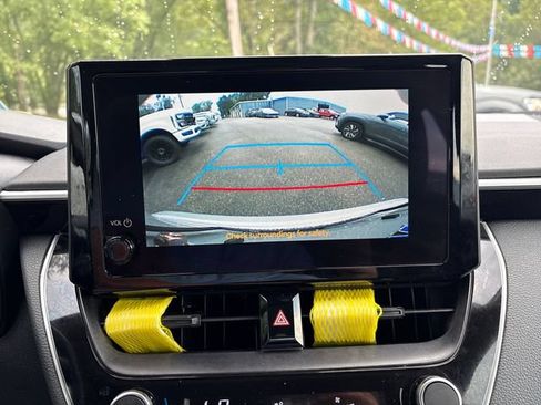 Used 2025 Toyota Corolla LE FWD image 15