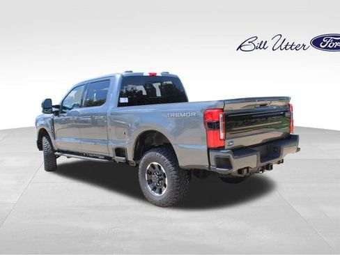 New 2026 Ford F250 Platinum w/ Tremor Off-Road Package AWD/4WD image 4