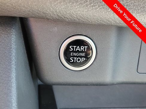 Used 2023 Nissan Rogue SV FWD image 8