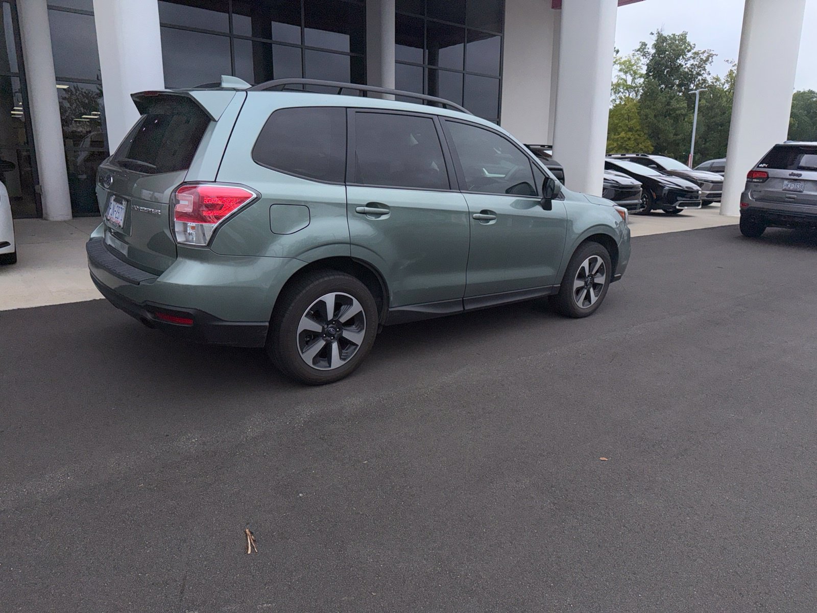 Used 2018 Subaru Forester 2.5i Premium w/ All-Weather Package AWD/4WD image 18