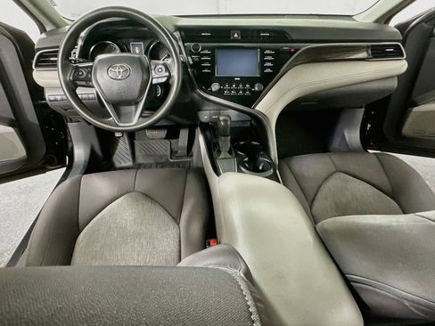 Used 2020 Toyota Camry LE FWD image 18