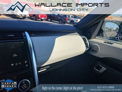 Used 2023 Land Rover Discovery HSE R-Dynamic image 13
