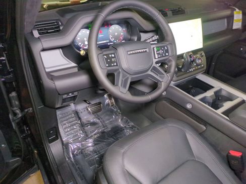 New 2026 Land Rover Defender 90 V8 AWD/4WD image 27