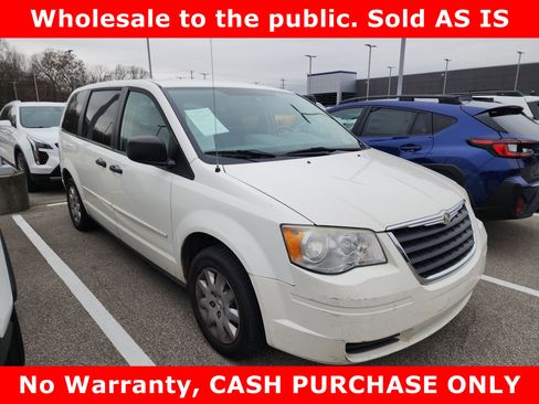 Used 2008 Chrysler Town & Country LX w/ Entertainment Group #1 image 2