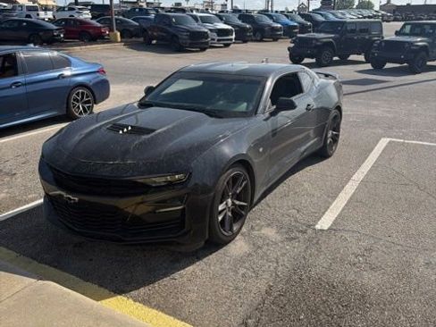 Used 2019 Chevrolet Camaro SS image 1