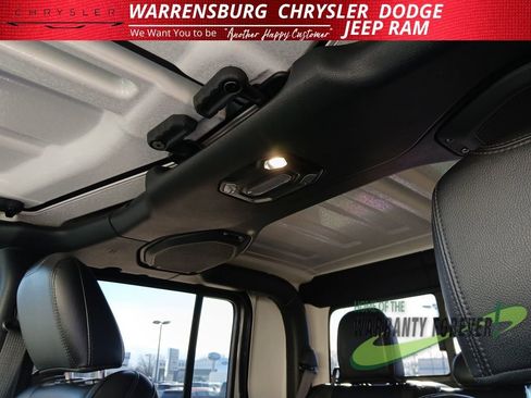 Used 2023 Jeep Gladiator Rubicon w/ LED Lighting Group image 32