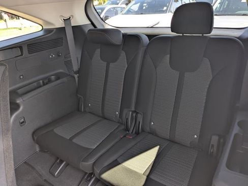 New 2026 Kia Sorento LX FWD image 13