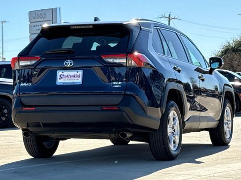 Used 2021 Toyota RAV4 XLE image 8