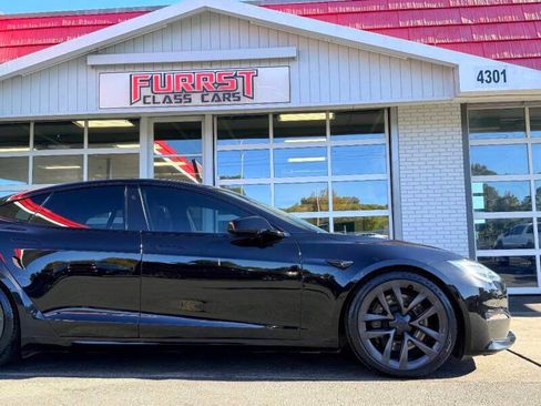 Used 2021 Tesla Model S Plaid image 11