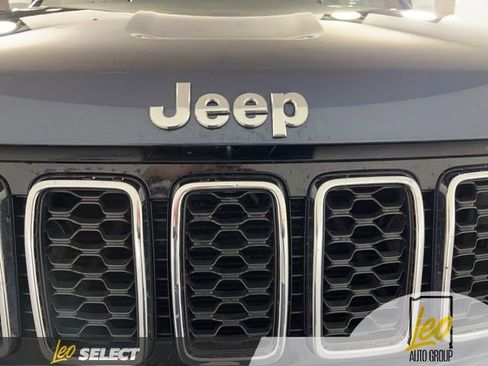 Used 2021 Jeep Grand Cherokee Limited w/ Premium Lighting Group image 9