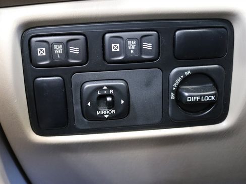 Used 1999 Toyota Land Cruiser AWD/4WD image 89