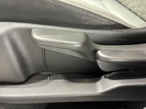 Used 2018 Chevrolet Equinox LS AWD/4WD image 14