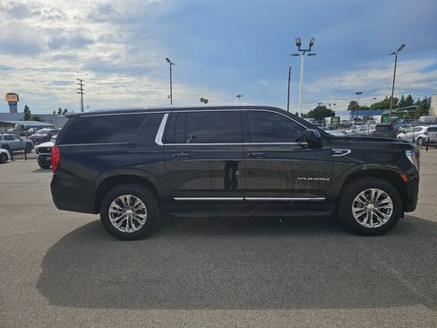 Used 2021 GMC Yukon XL SLT AWD/4WD image 3
