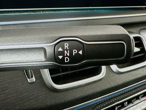 Used 2023 Mercedes-Benz GLE 350 4MATIC w/ Premium Package image 7