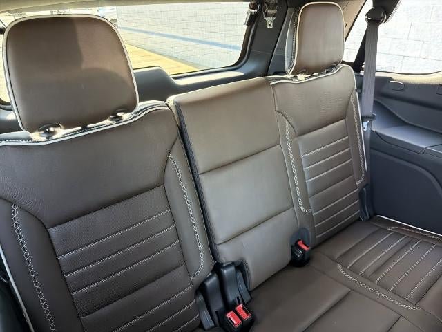 Used 2025 GMC Yukon Denali Ultimate AWD/4WD image 18
