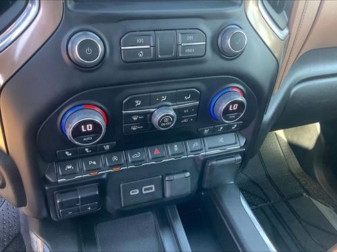 Used 2022 Chevrolet Silverado 1500 High Country w/ LPO, Dark Essentials Package AWD/4WD image 35