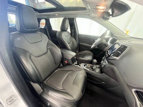 Used 2022 Jeep Cherokee Limited image 12